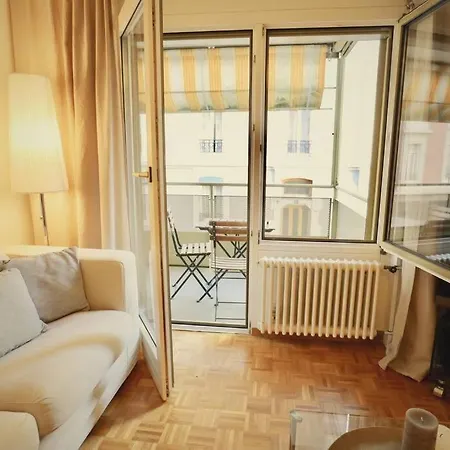 Comfortable, Very Well Located Between Train Station And Lake! Apartment *